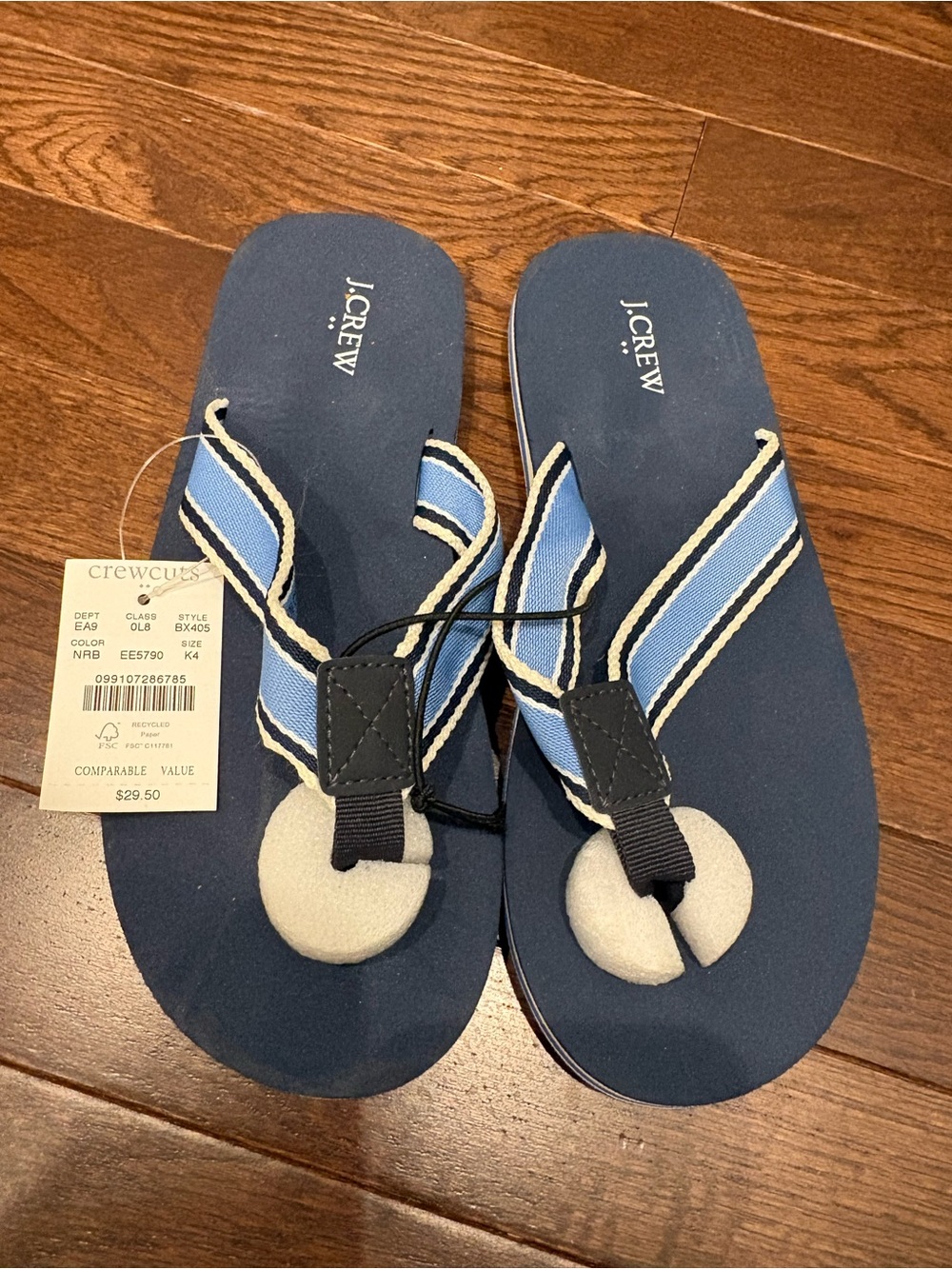 NWT Crewcuts by J.Crew Boys Stripe Flip Flop Sandals Navy Blue Size 4